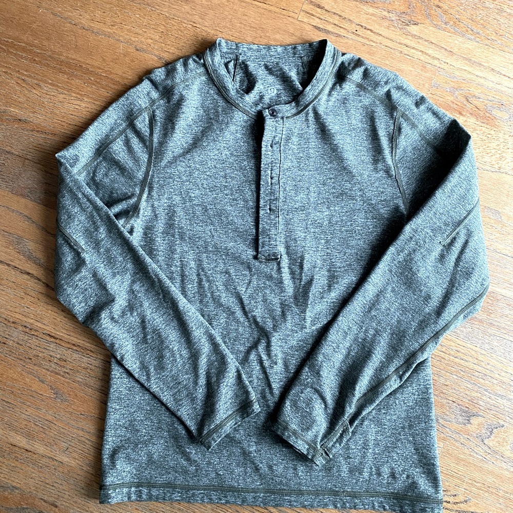 Lululemon long sleeved Henley